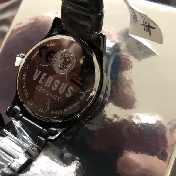 Versace versus black watch - Picture 3 of 7